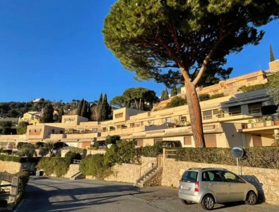 Apartamento Al 37 Vista Mare E Colline Finale Ligure Exterior foto
