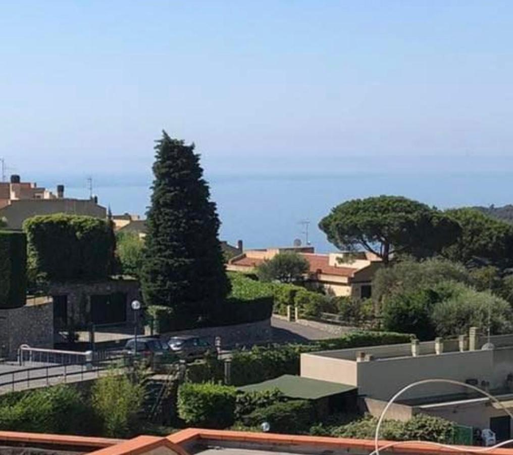 Apartamento Al 37 Vista Mare E Colline Finale Ligure Exterior foto