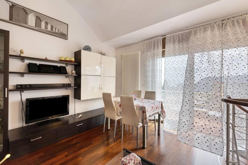 Apartamento Al 37 Vista Mare E Colline Finale Ligure Exterior foto