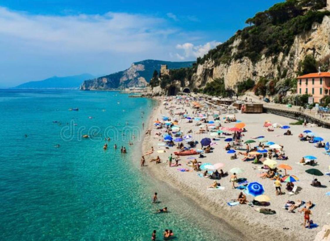 Apartamento Al 37 Vista Mare E Colline Finale Ligure Exterior foto