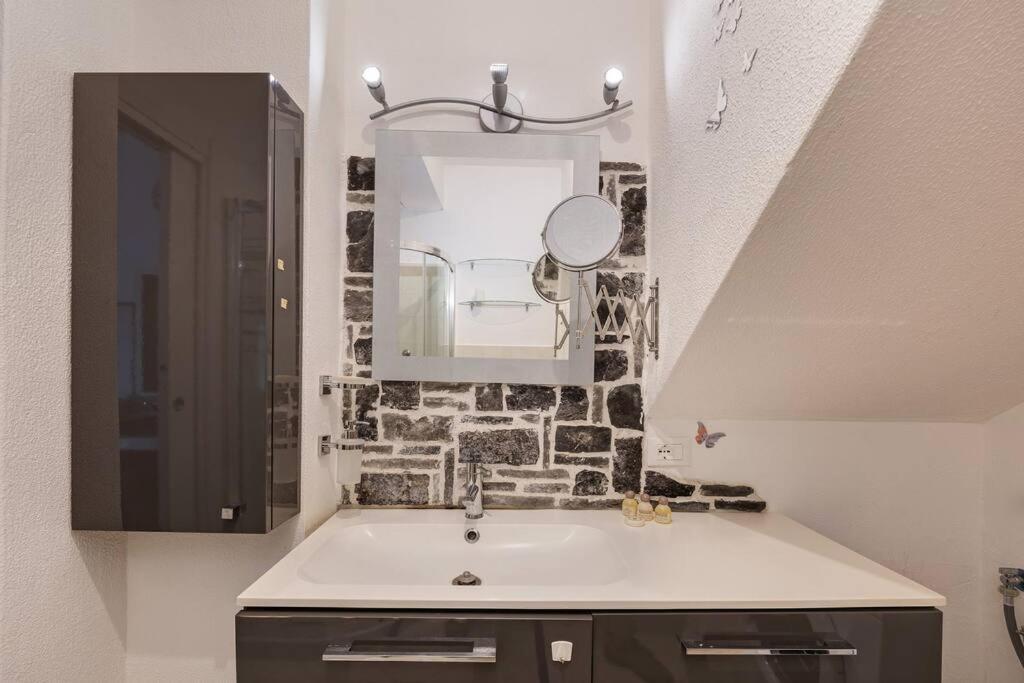 Apartamento Al 37 Vista Mare E Colline Finale Ligure Exterior foto
