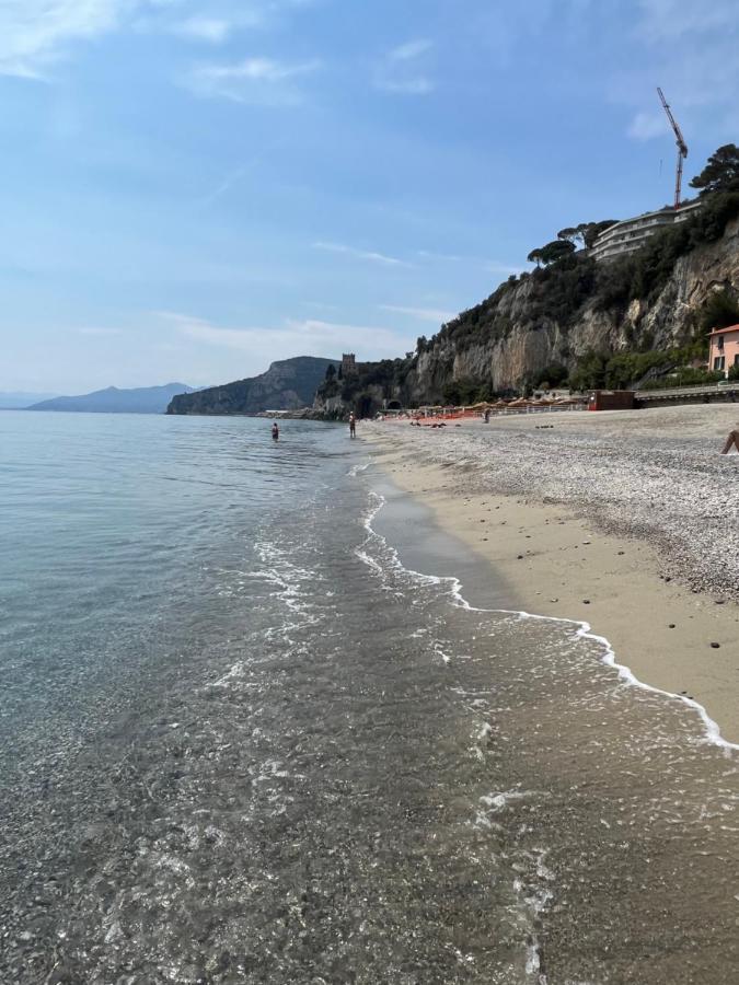 Apartamento Al 37 Vista Mare E Colline Finale Ligure Exterior foto