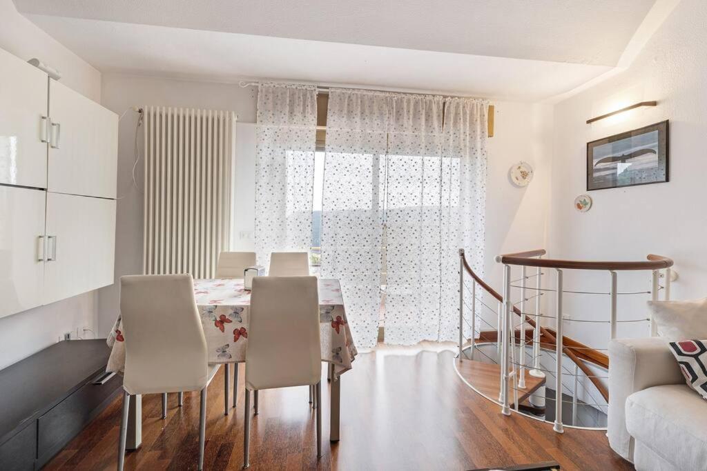 Apartamento Al 37 Vista Mare E Colline Finale Ligure Exterior foto
